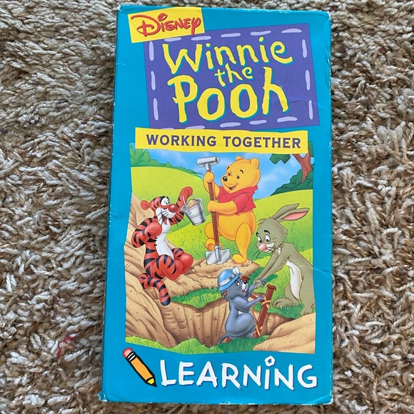 WINNIE THE POOH LEARNING VHS - Picture 1 of 2